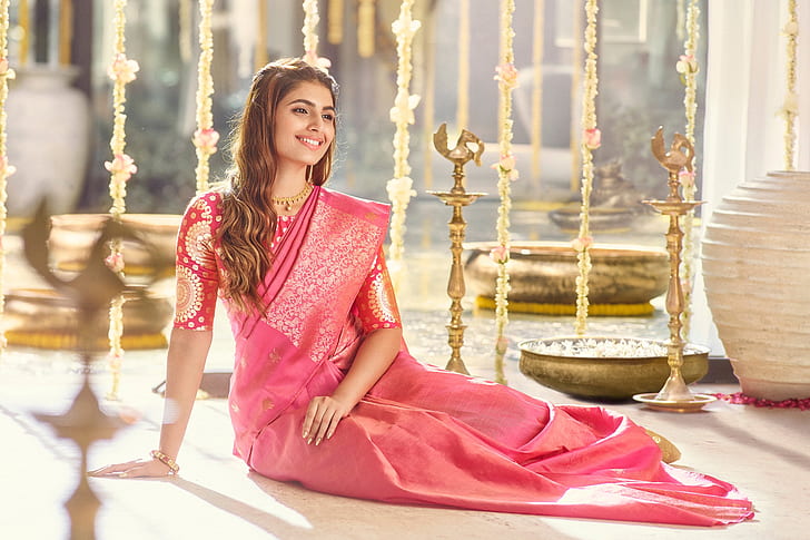 Unveiling the Exquisite World of Sarees